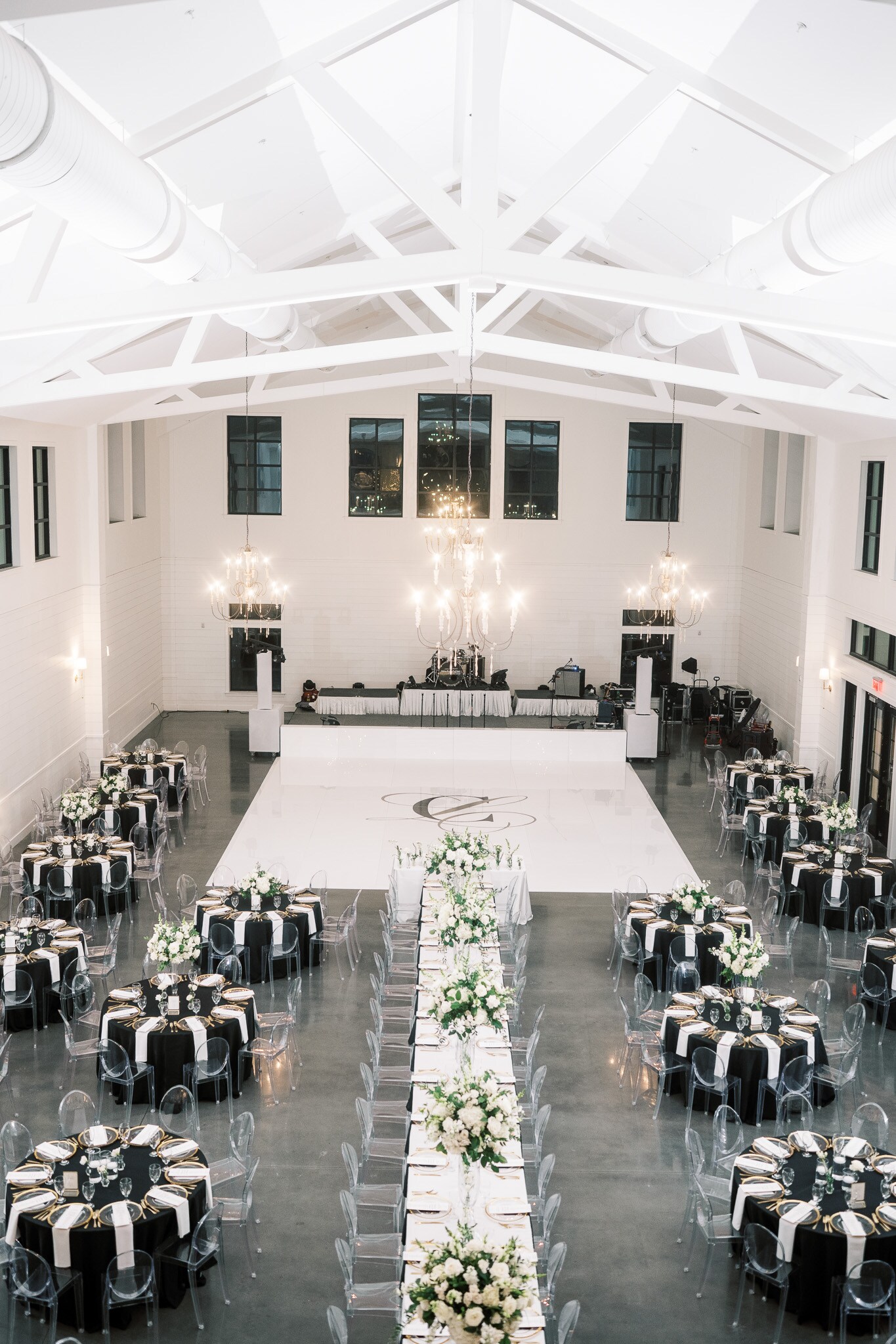 Simple White Wedding Flowers